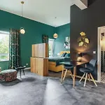 One Moment Boardinghouse -