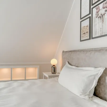 One Moment Boardinghouse - בית אירוח *