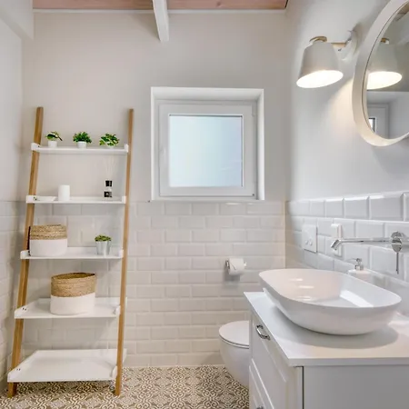 One Moment Boardinghouse - *