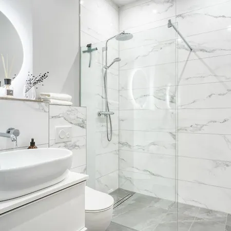 One Moment Boardinghouse - *