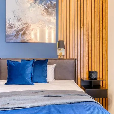 One Moment Boardinghouse - *