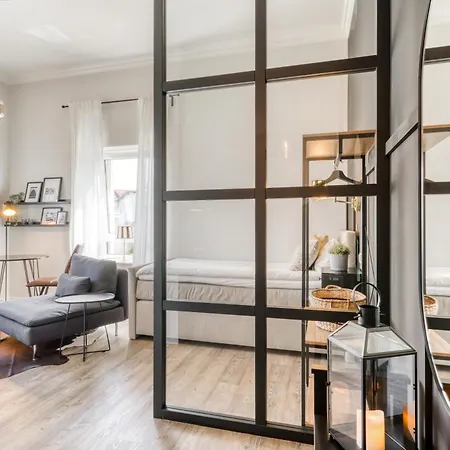 One Moment Boardinghouse - *