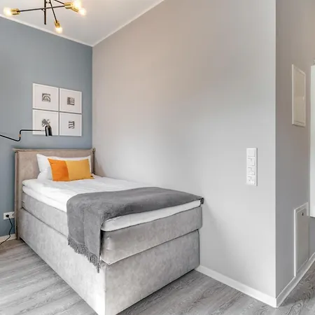 One Moment Boardinghouse -