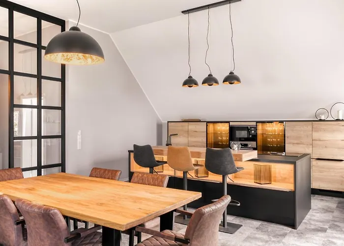 One Moment Boardinghouse - *