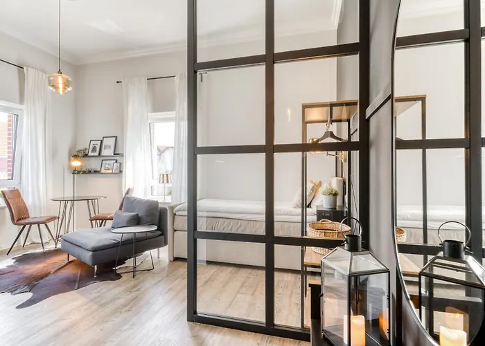 One Moment Boardinghouse - *